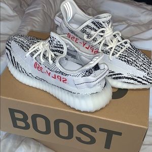 YEEZY BOOST 350